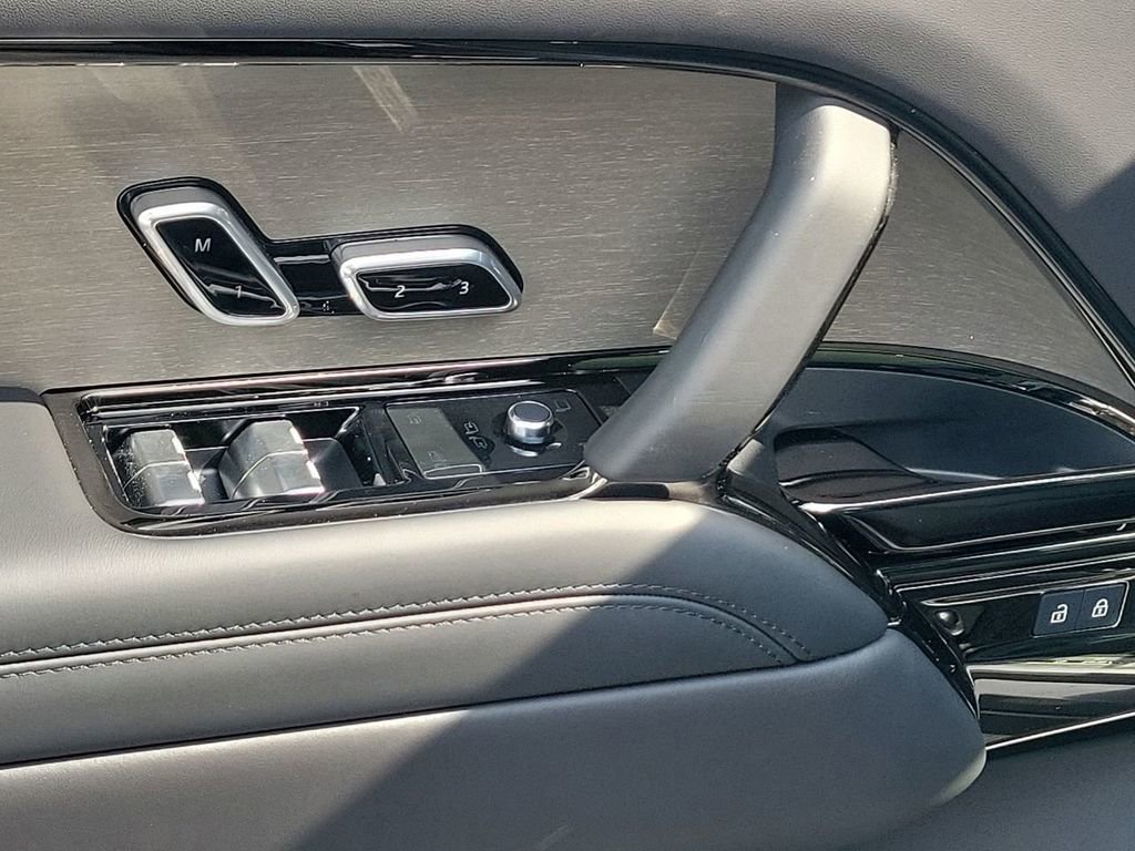 New 2026 Land Rover Range Rover SV image 24