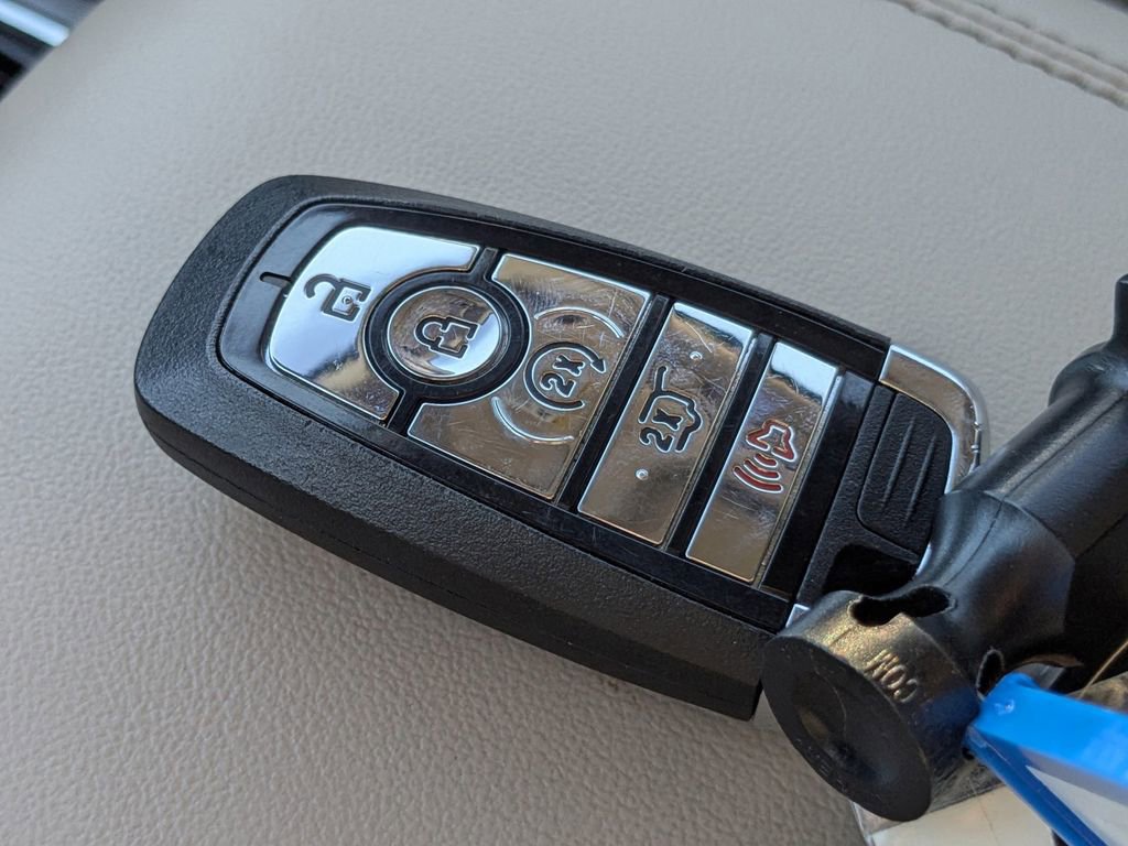 Used 2022 Lincoln Corsair Reserve w/ Elements Package image 33