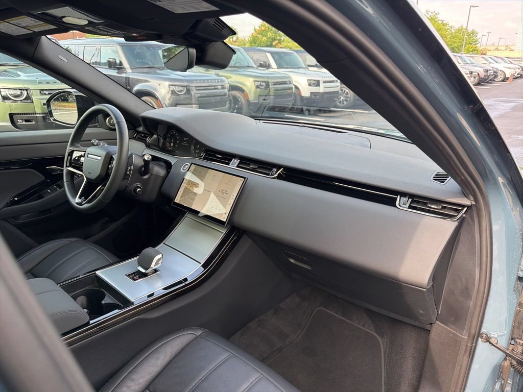 Used 2025 Land Rover Range Rover Evoque S AWD/4WD image 14