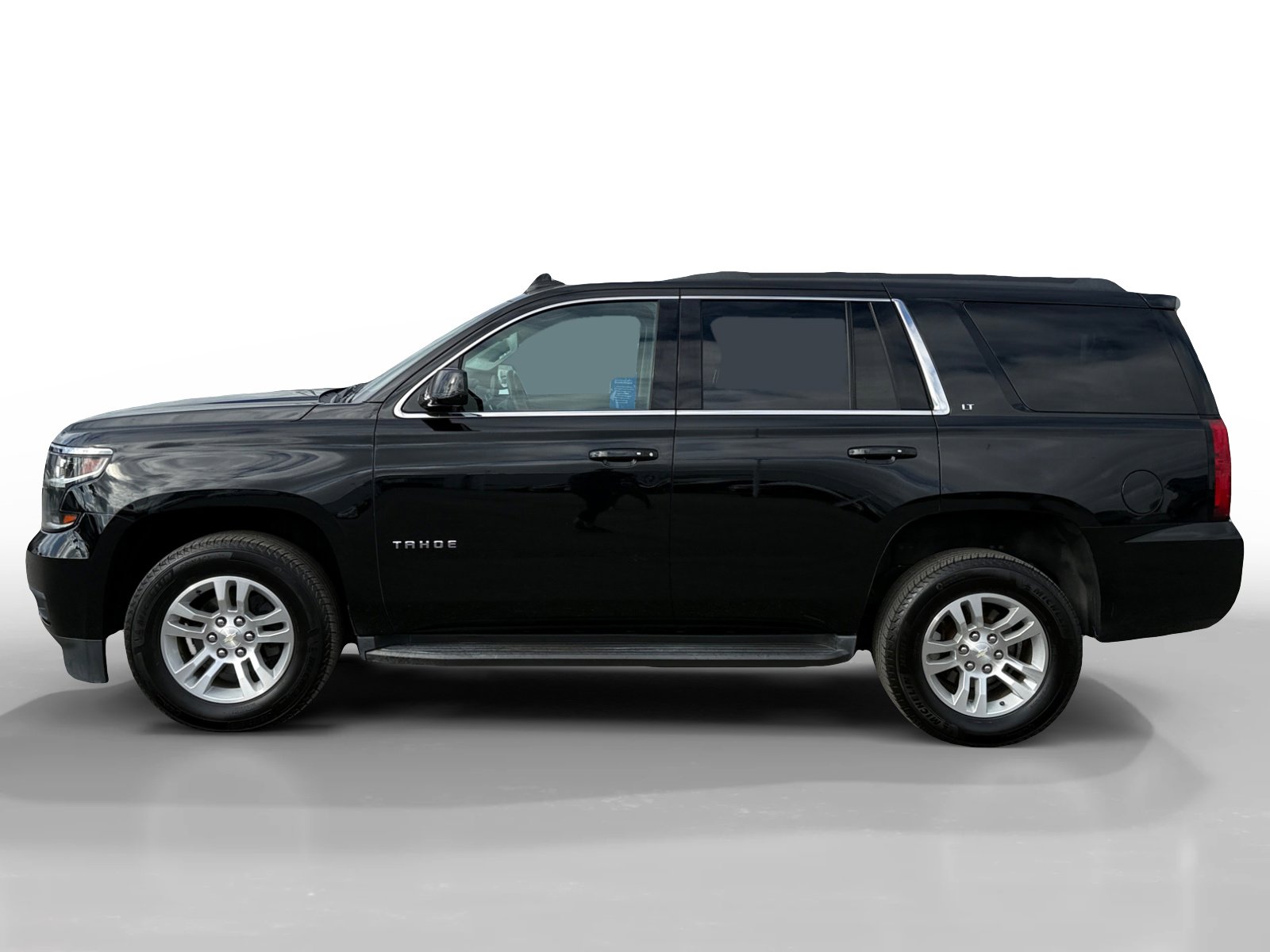 Used 2019 Chevrolet Tahoe LT image 2