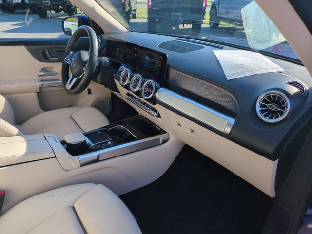 Used 2023 Mercedes-Benz GLB 250 4MATIC w/ Premium Package image 35