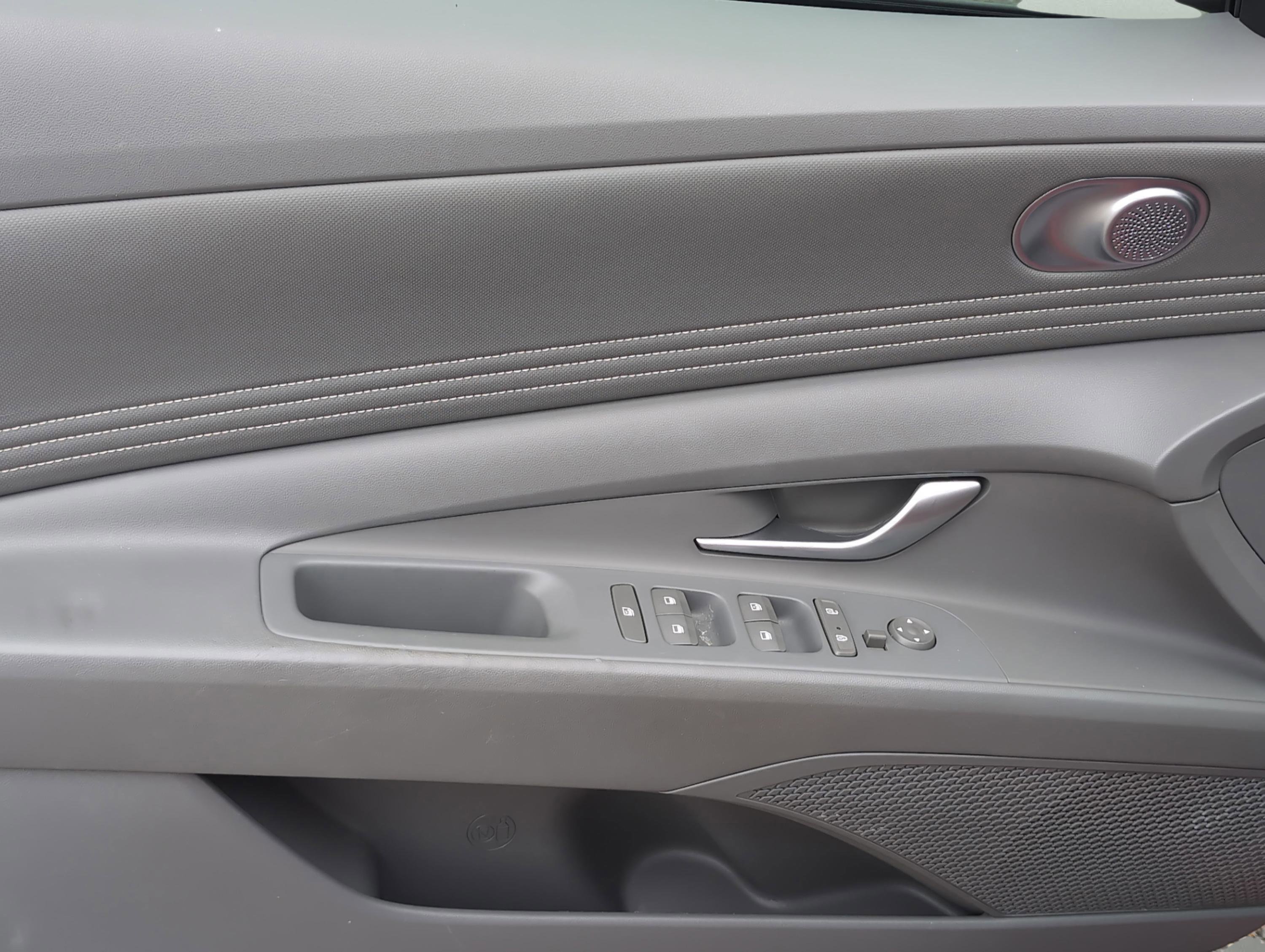 Used 2023 Hyundai Elantra SEL w/ Convenience Package image 13