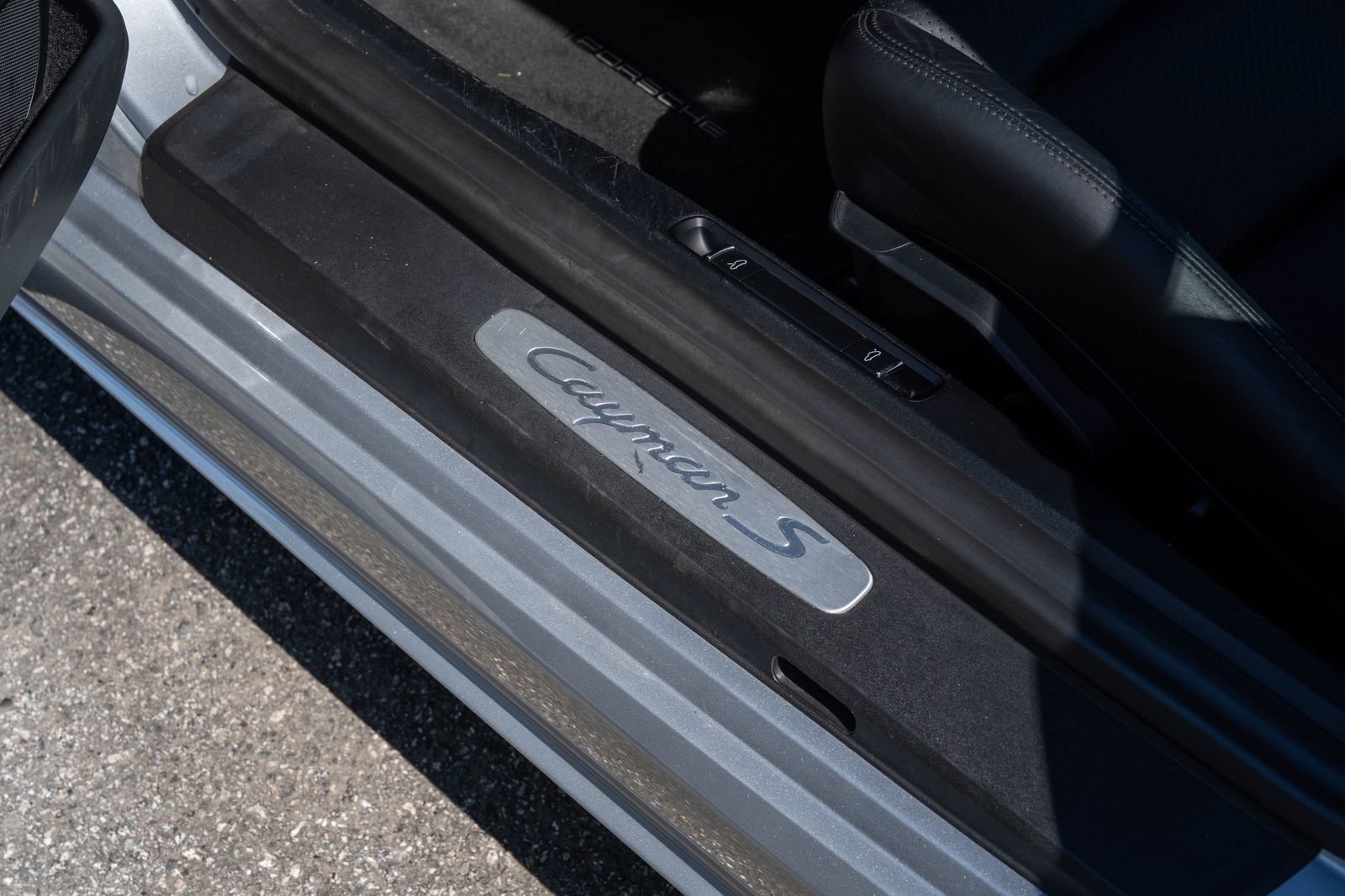 Used 2018 Porsche 718 Cayman S image 23