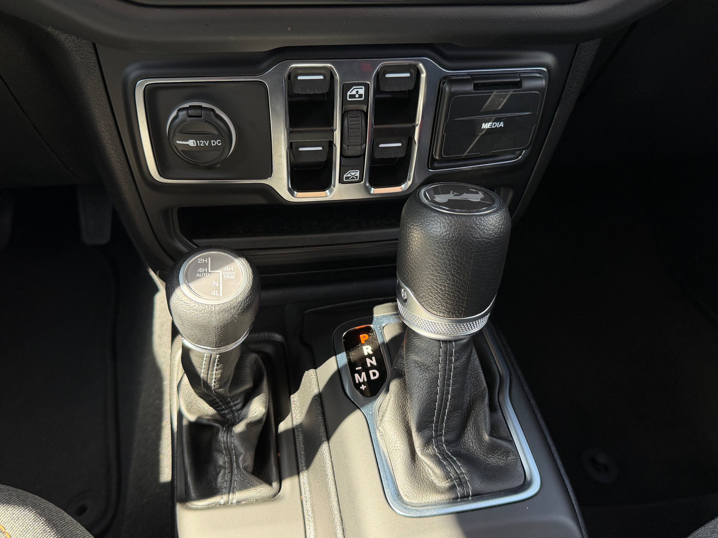 Used 2025 Jeep Wrangler Unlimited Sahara AWD/4WD image 18