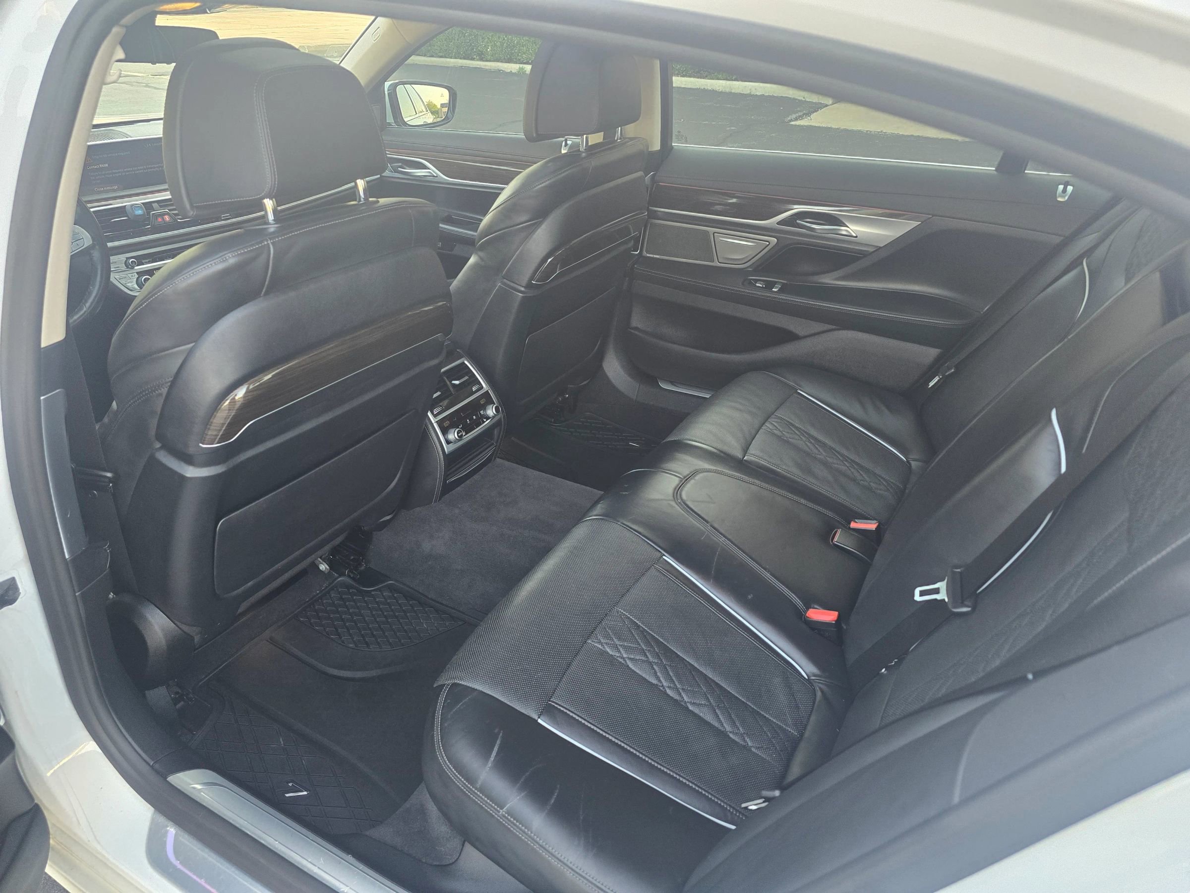 Used 2018 BMW 750i xDrive AWD/4WD image 22