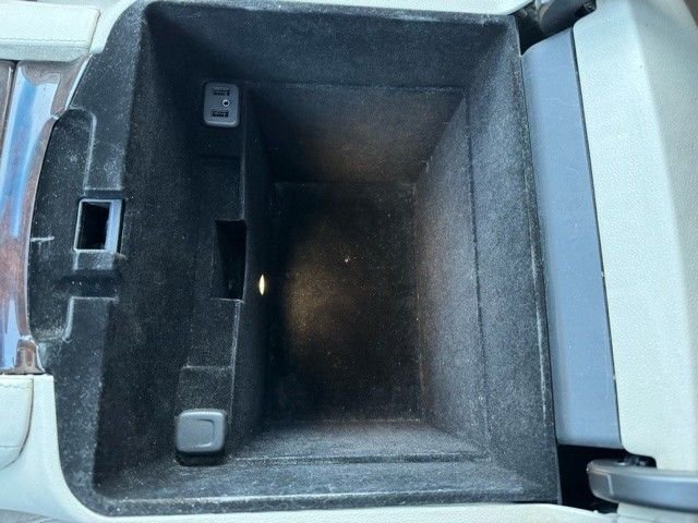 Used 2016 Cadillac Escalade ESV Luxury image 25