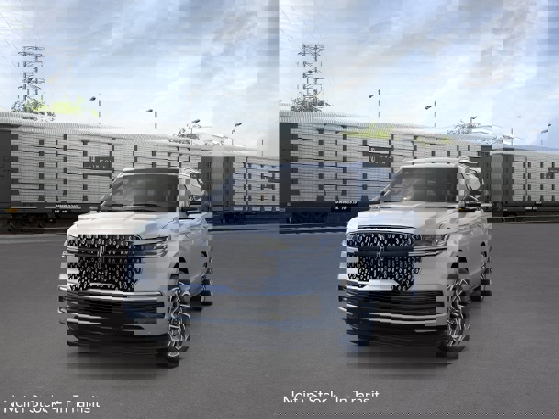 New 2026 Lincoln Navigator L Reserve image 2