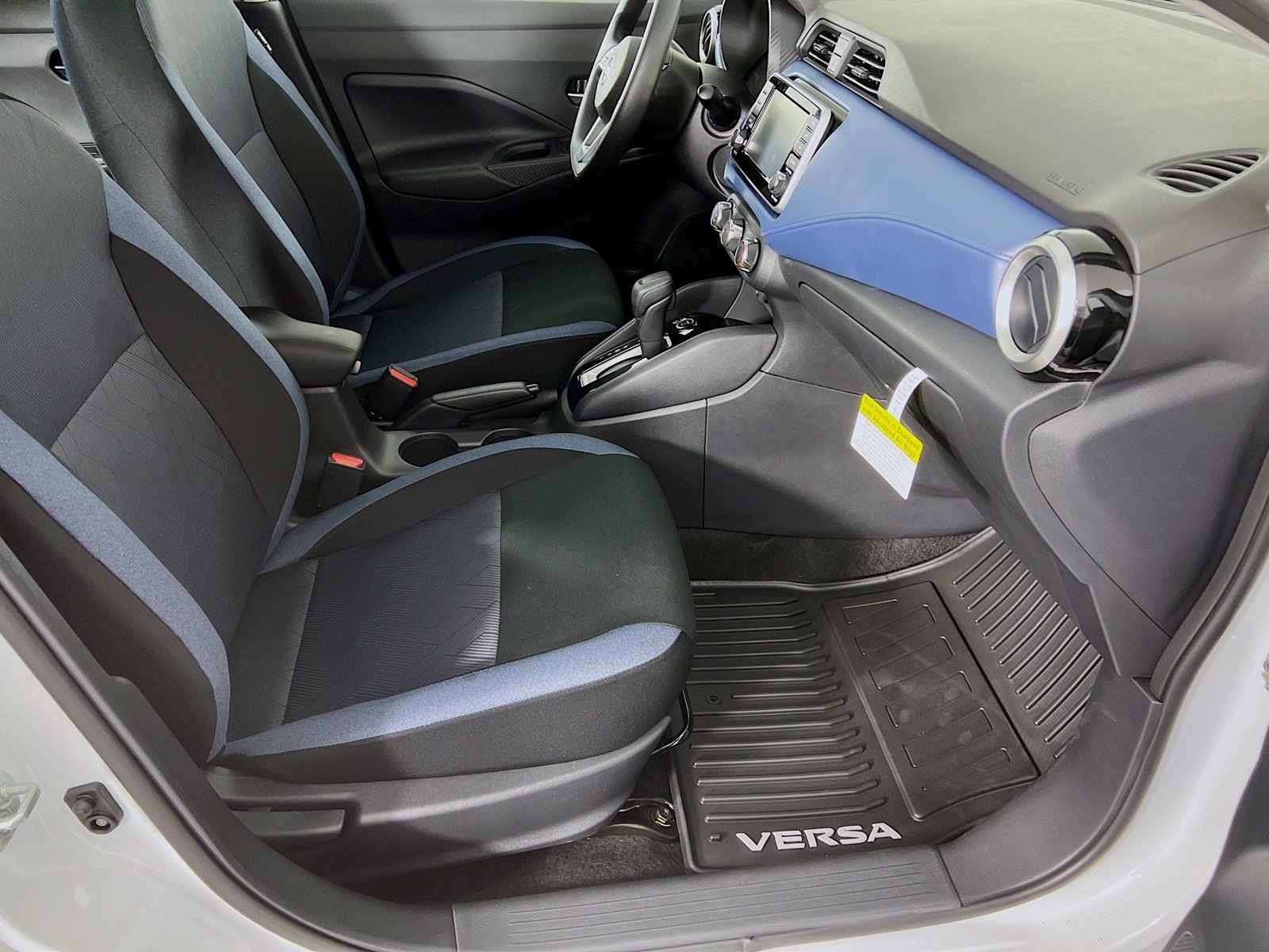 New 2025 Nissan Versa SV w/ Trunk Package FWD image 22