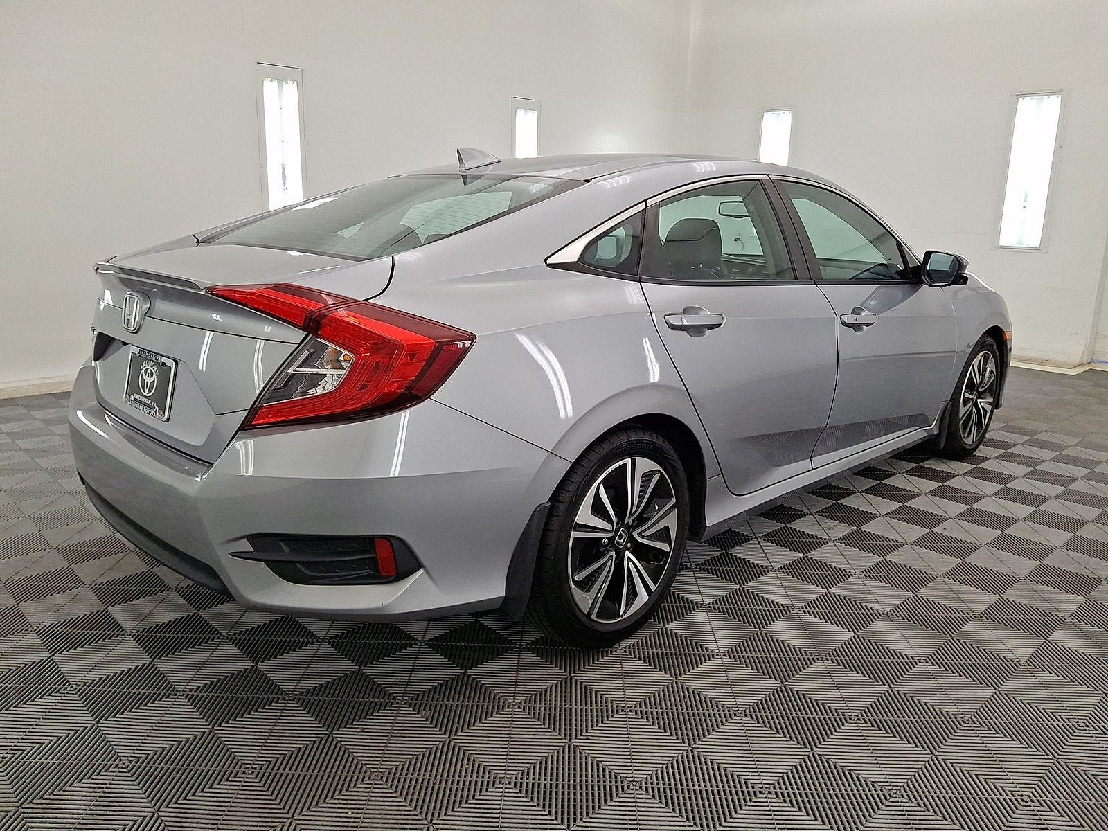 Used 2016 Honda Civic EX-L image 17