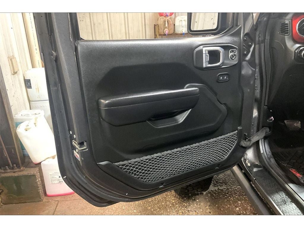 Used 2021 Jeep Gladiator Rubicon w/ Cold Weather Group AWD/4WD image 24