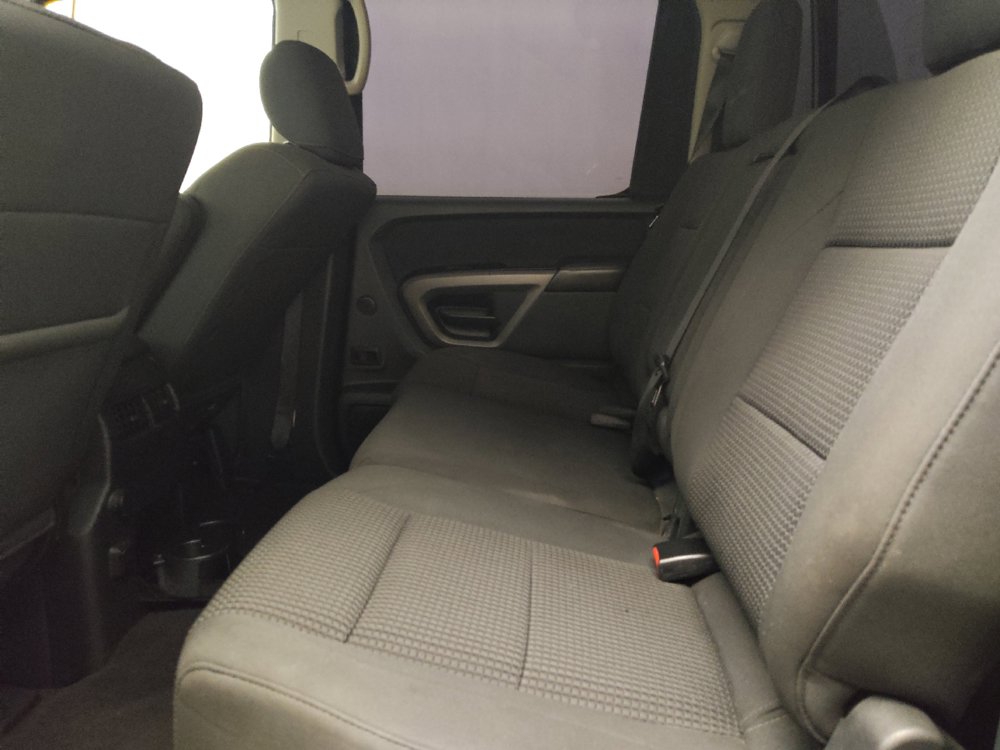 Used 2015 Nissan Titan SV RWD image 18