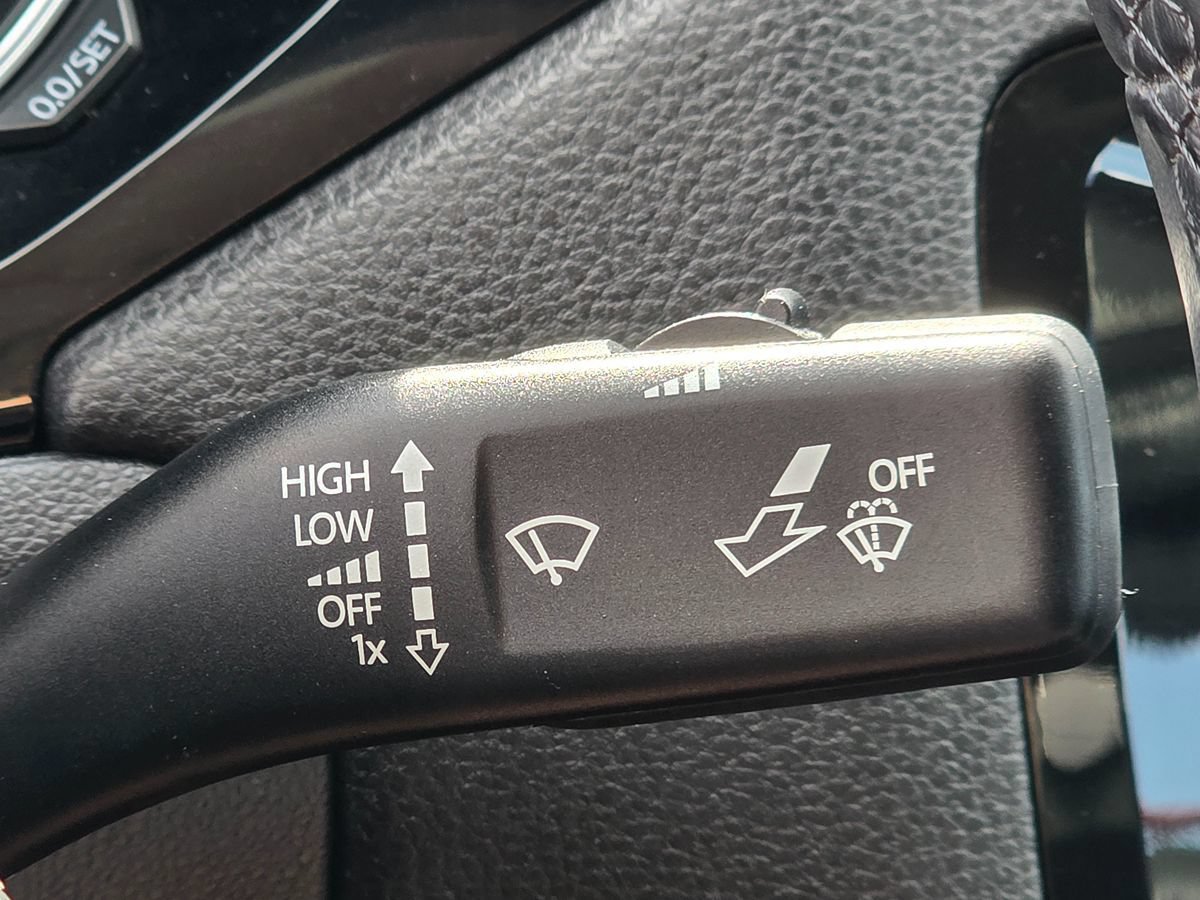 Used 2015 Volkswagen Jetta SEL FWD image 48