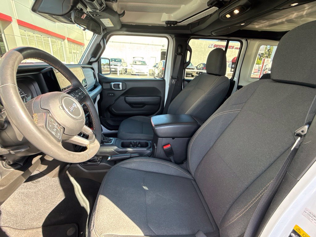 Used 2024 Jeep Wrangler Unlimited w/ Convenience Group AWD/4WD image 20