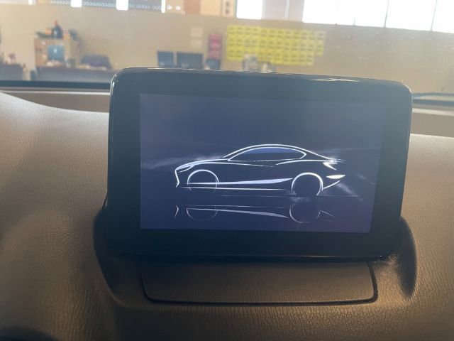 Used 2020 Toyota Yaris XLE image 21