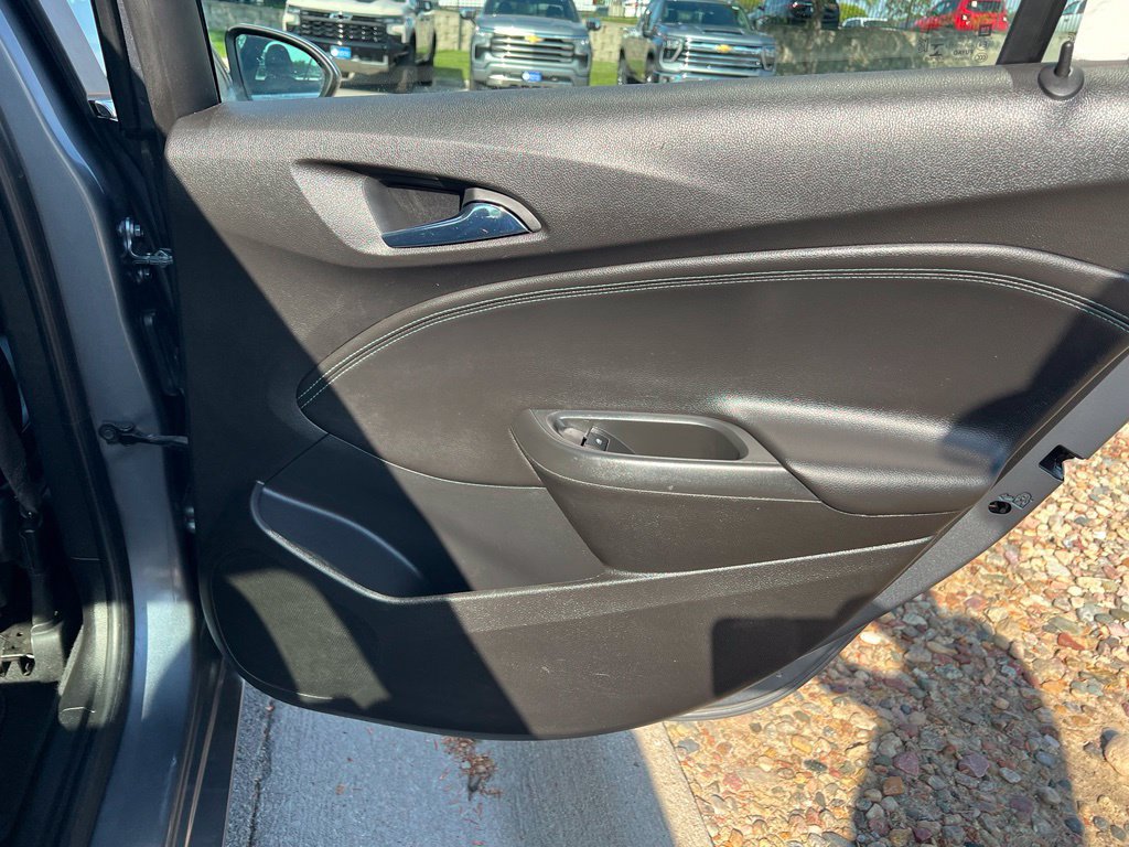 Used 2019 Chevrolet Cruze Premier FWD image 22