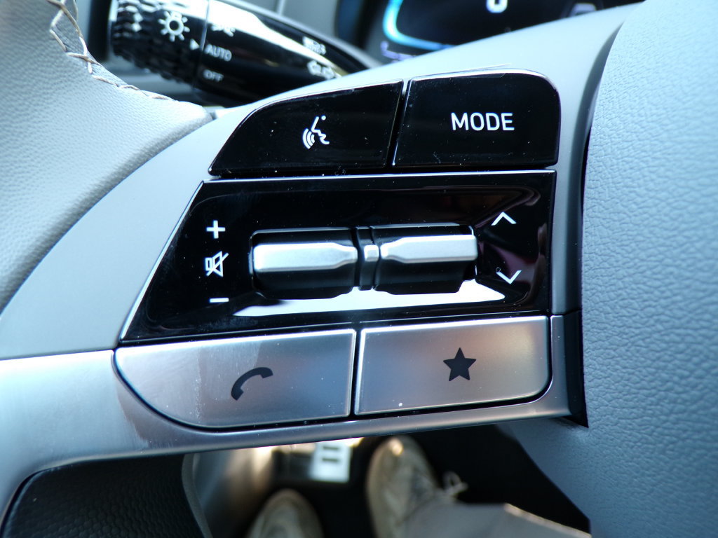 New 2026 Hyundai Elantra SEL Sport Premium FWD image 30