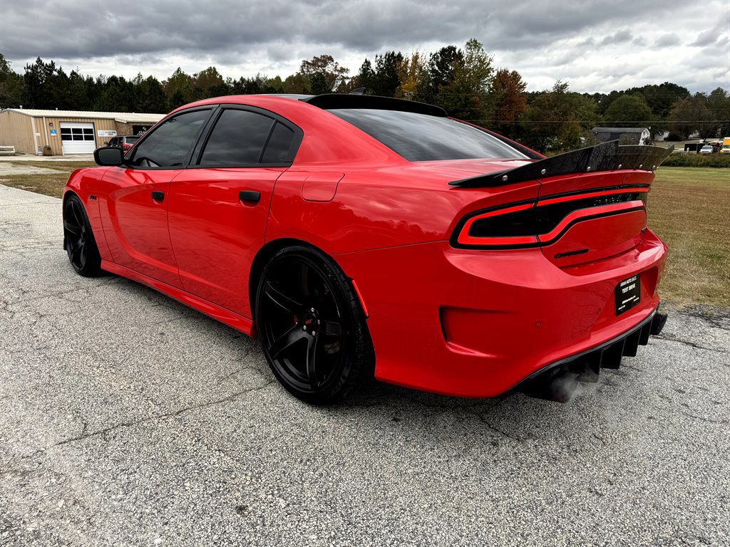 Used 2016 Dodge Charger SRT w/ Harman/Kardon Audio Group image 10