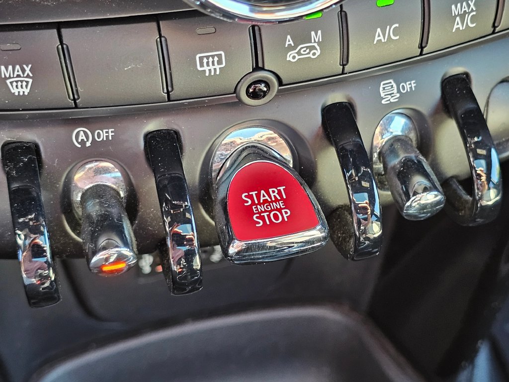 Used 2015 MINI Cooper S FWD image 29