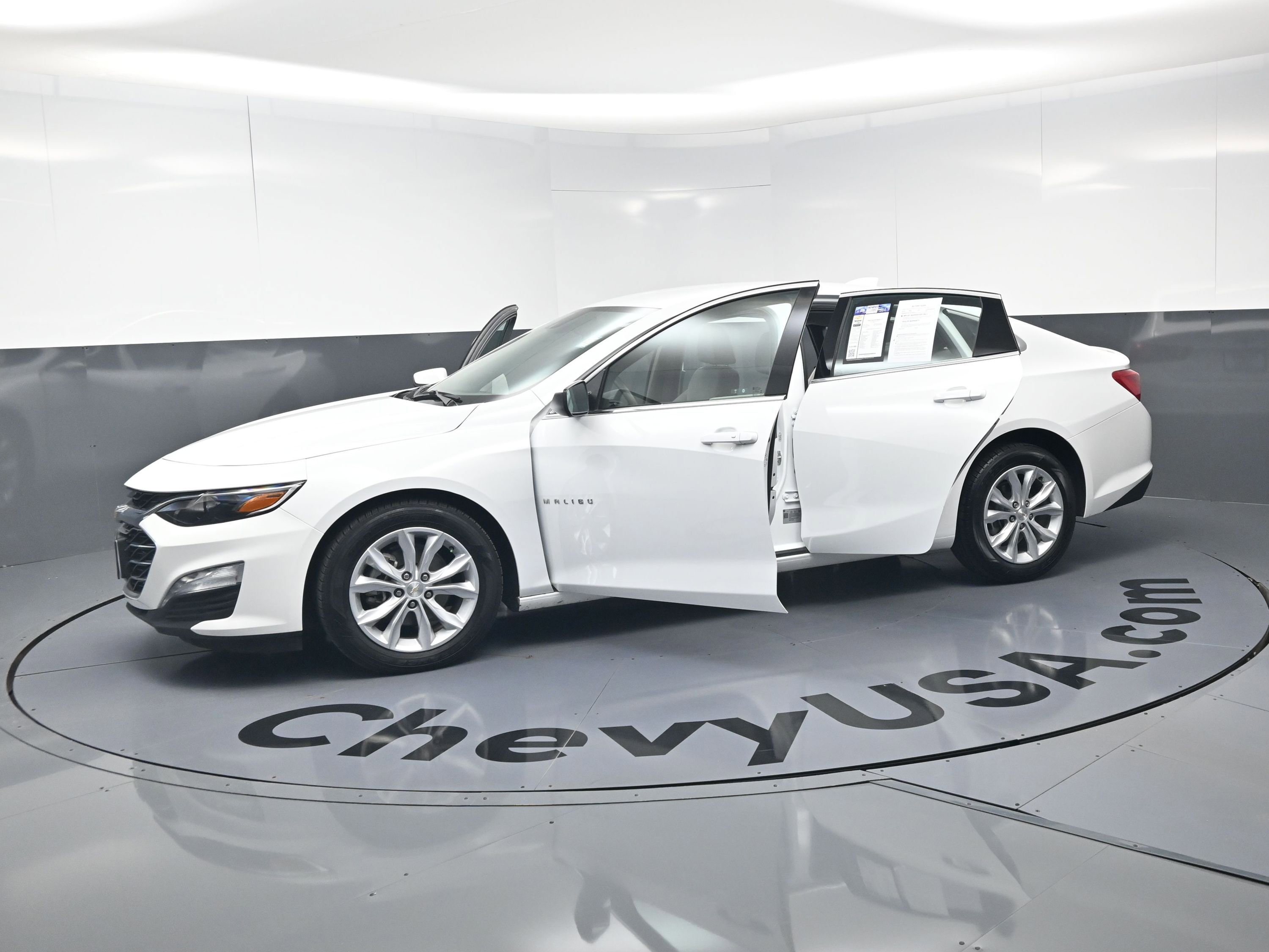 Used 2024 Chevrolet Malibu LT FWD image 21