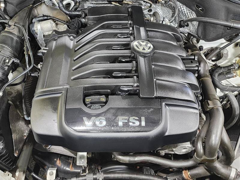 Used 2017 Volkswagen Touareg Wolfsburg Edition AWD/4WD image 30