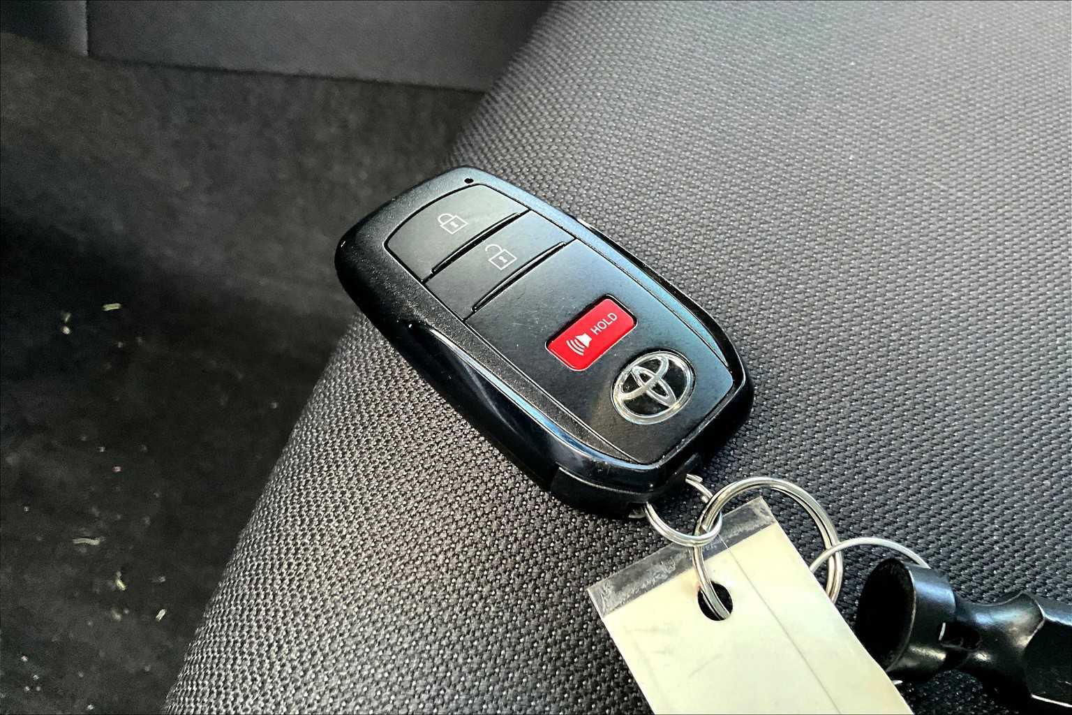 Used 2024 Toyota Corolla Cross LE image 13