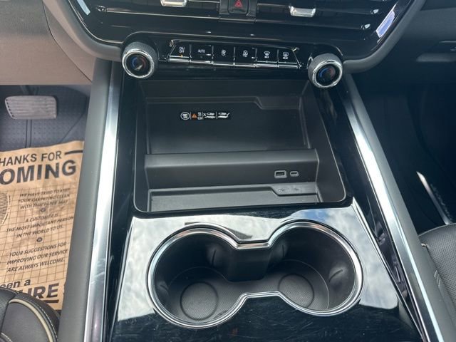 Certified 2025 Chevrolet Suburban Premier image 20