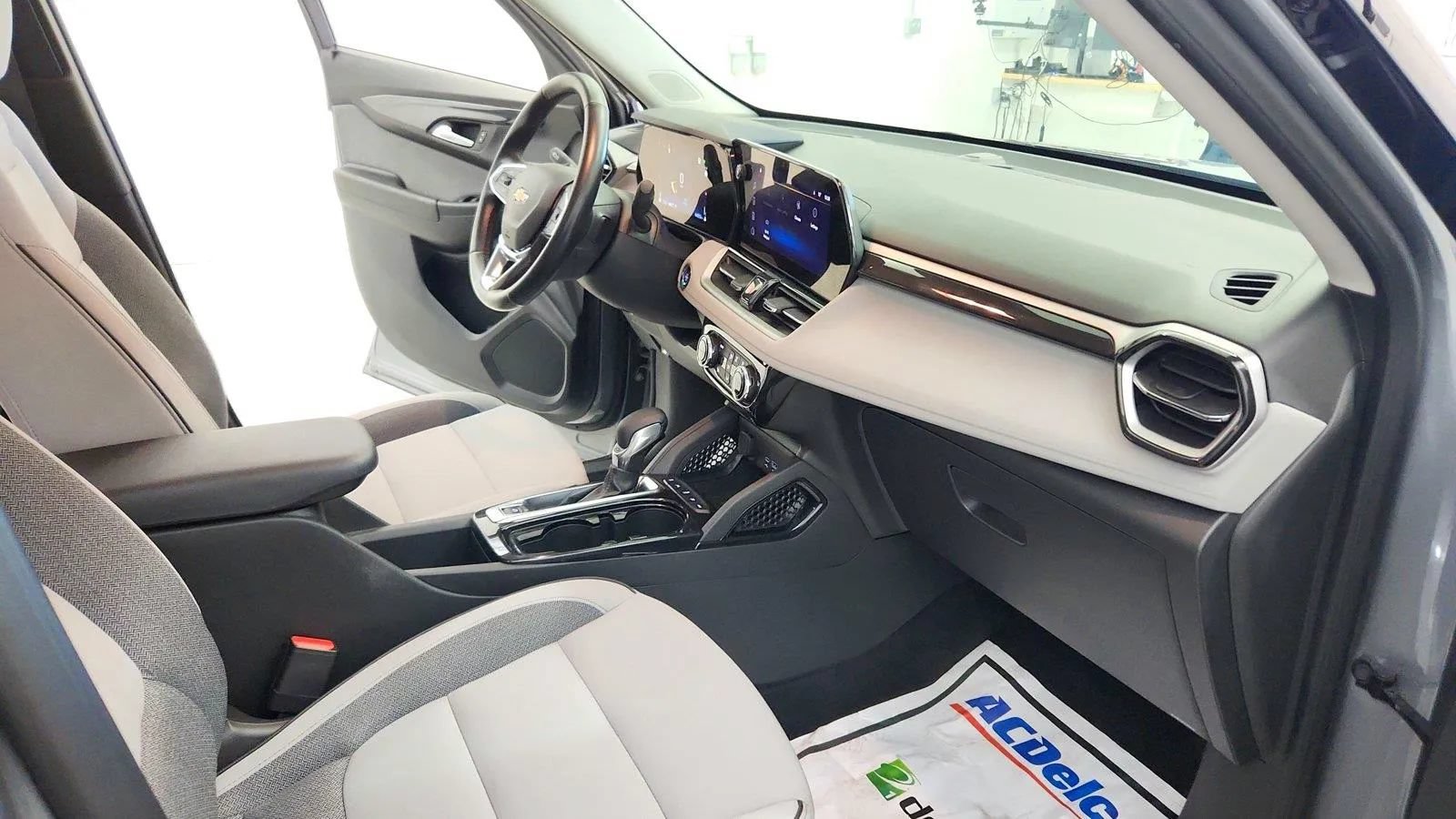 Used 2024 Chevrolet TrailBlazer LT w/ Convenience Package AWD/4WD image 29