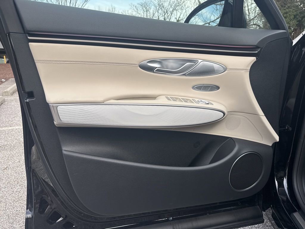 New 2026 Genesis GV70 2.5T Advanced AWD/4WD image 13