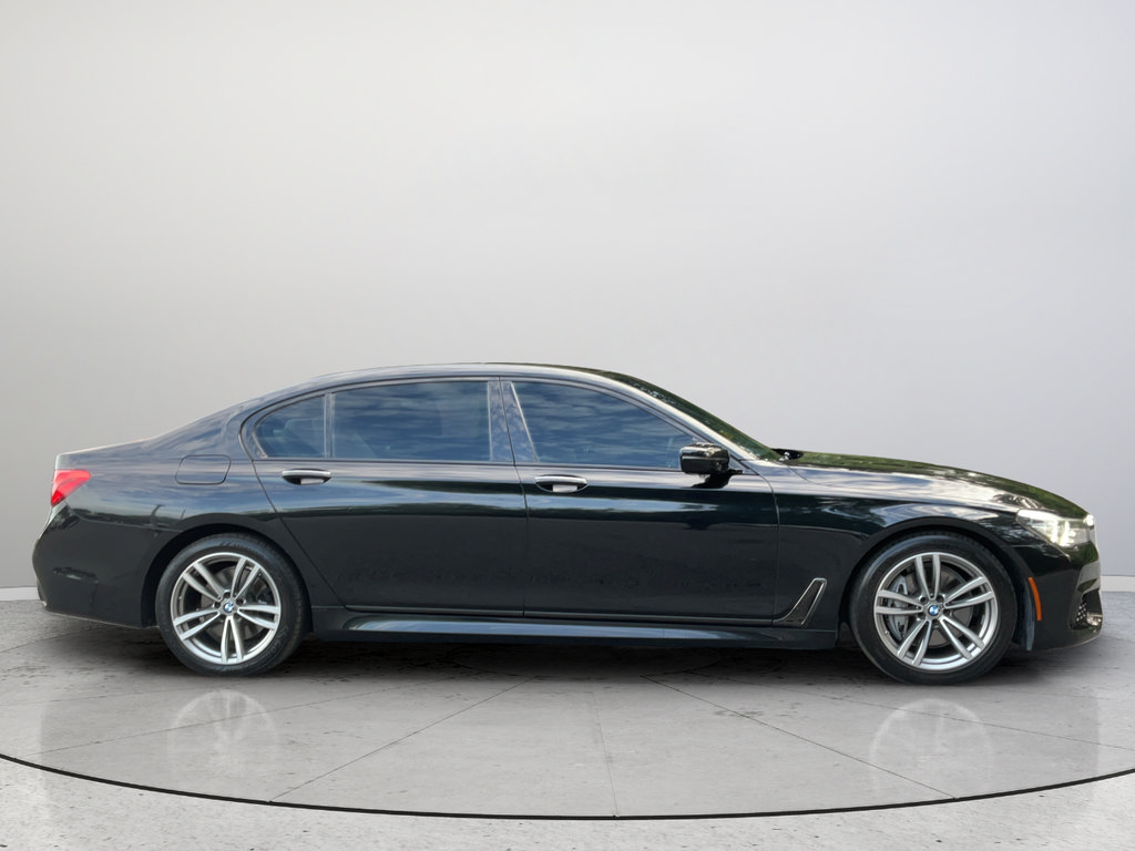 Used 2018 BMW 740i RWD image 10