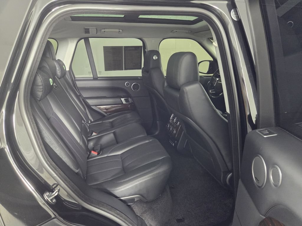 Used 2015 Land Rover Range Rover Supercharged AWD/4WD image 29