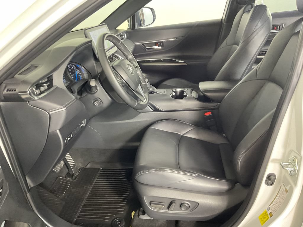 Used 2023 Toyota Venza Nightshade AWD/4WD image 18