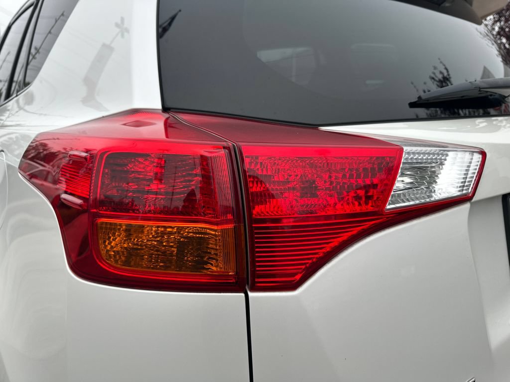 Used 2015 Toyota RAV4 Limited w/ Technology Package AWD/4WD image 10
