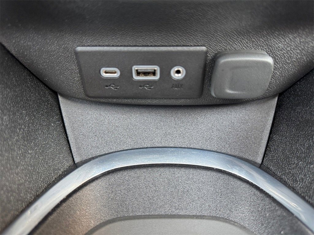 Used 2022 Chevrolet Malibu LT image 29