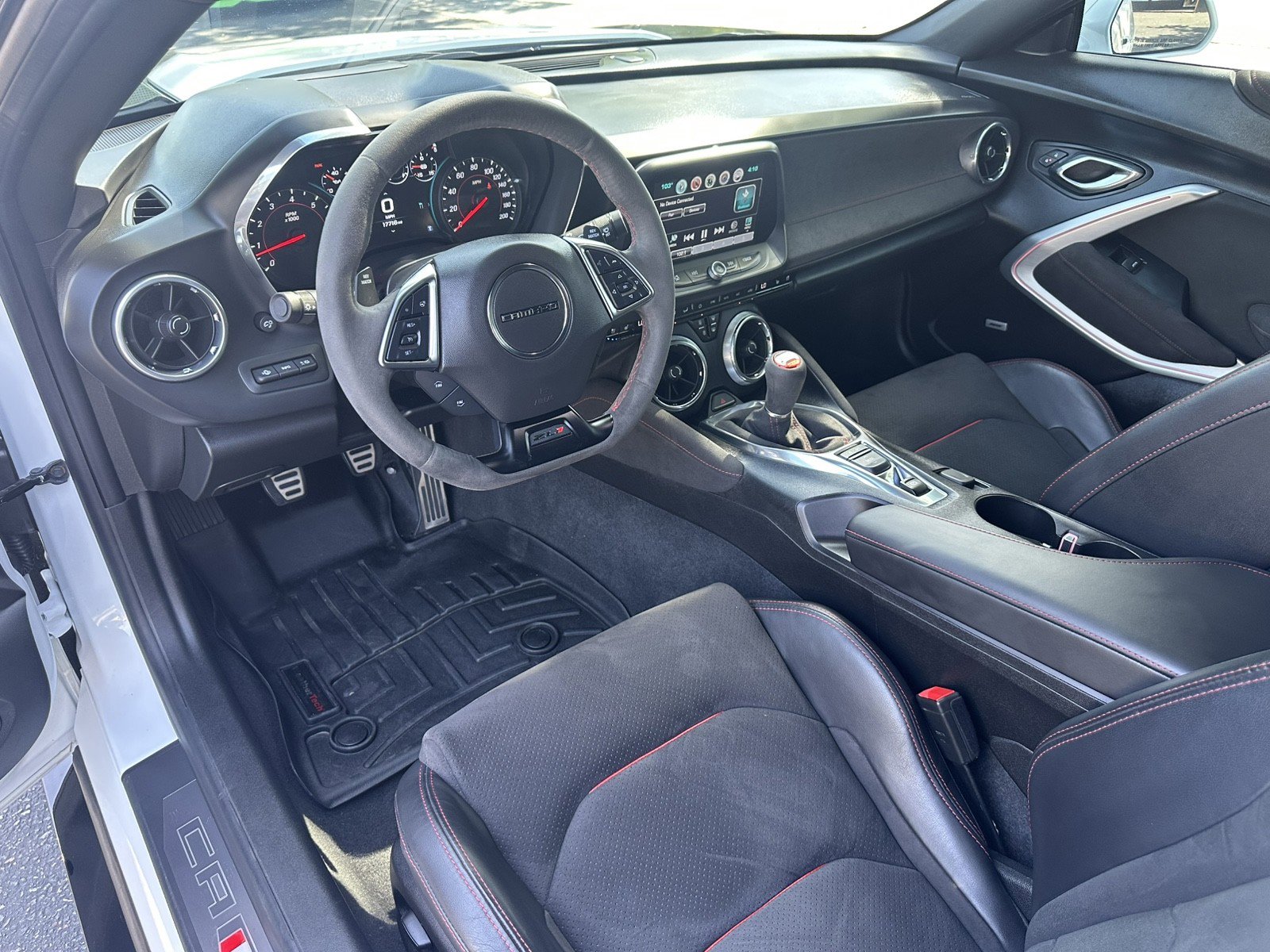 Used 2018 Chevrolet Camaro ZL1 RWD image 17