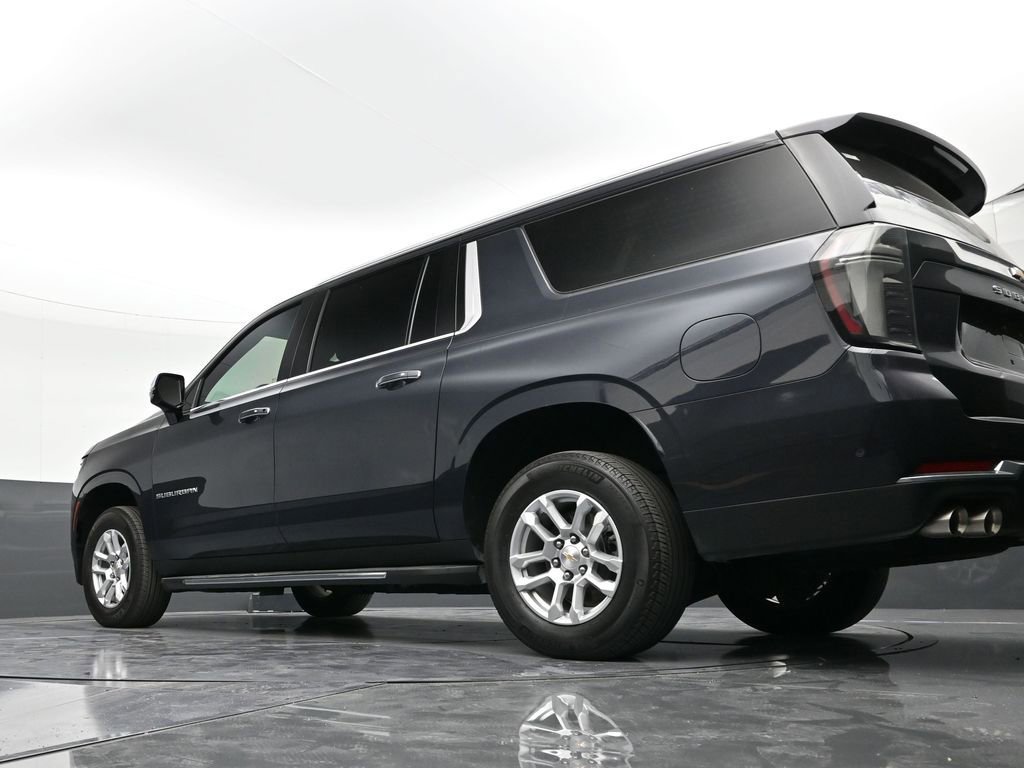 Certified 2025 Chevrolet Suburban Premier image 22
