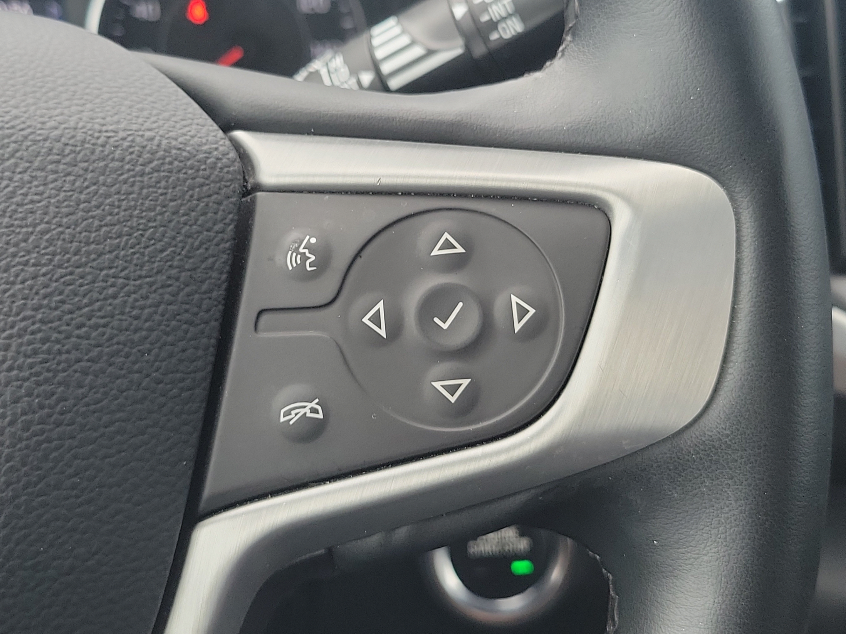 Used 2024 GMC Terrain SLT w/ Infotainment Package II FWD image 22