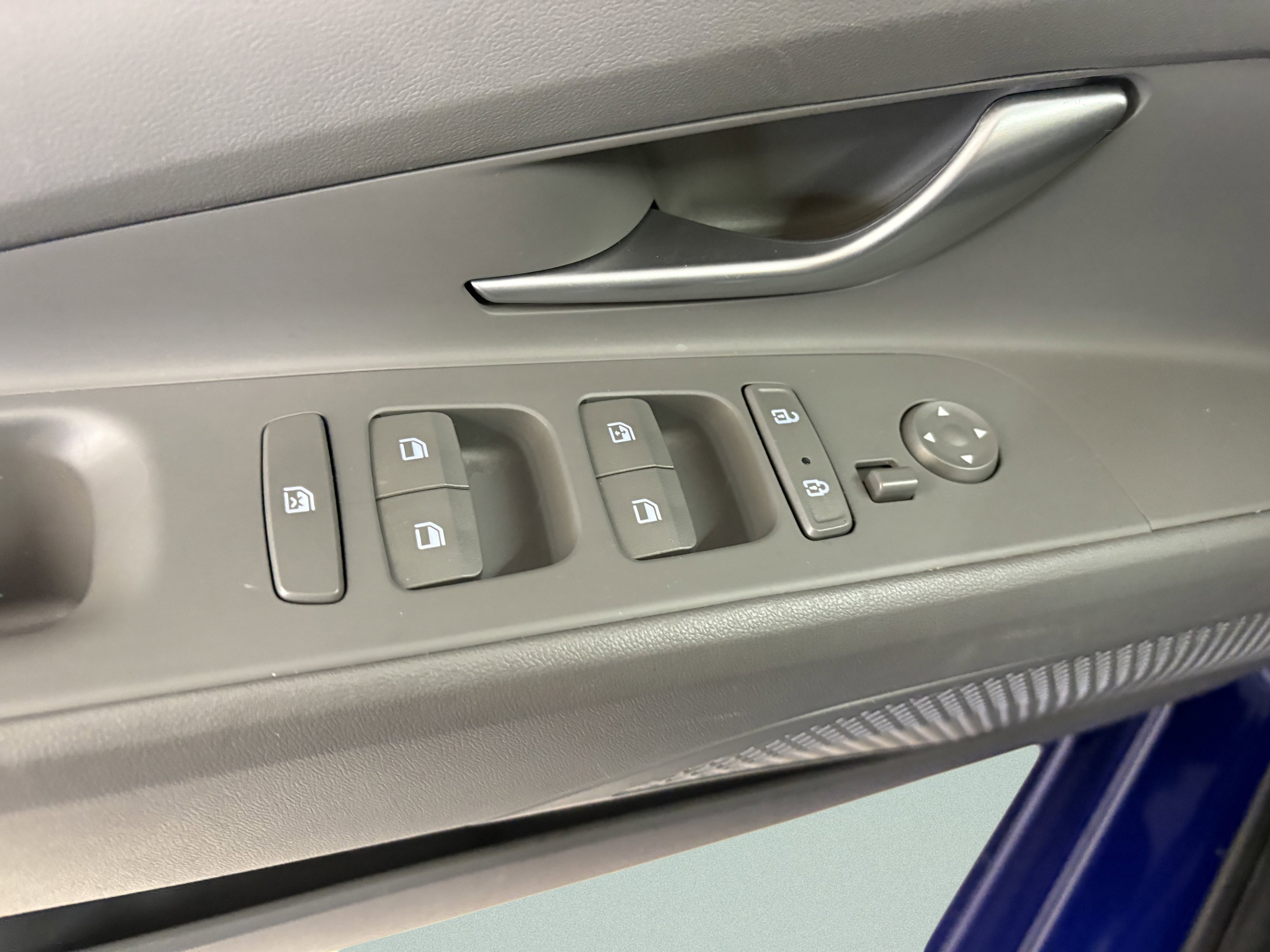 Used 2023 Hyundai Elantra SEL w/ Convenience Package FWD image 24