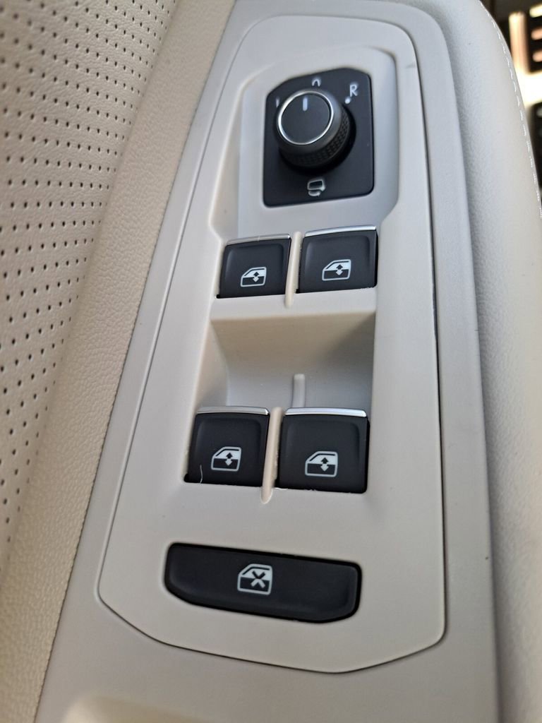 New 2026 Volkswagen Atlas SEL Premium R-Line image 14