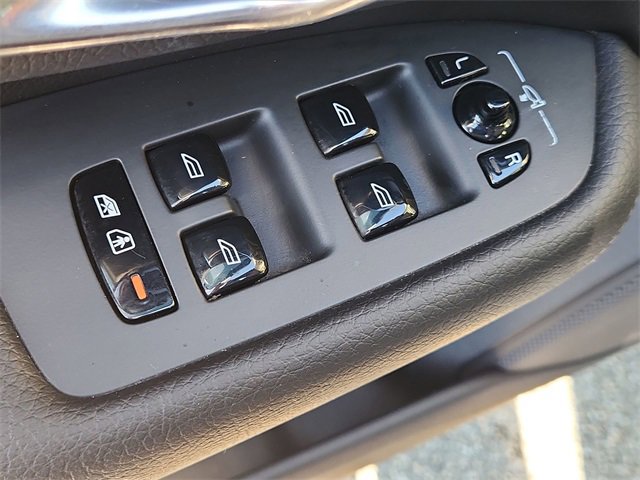 Used 2019 Volvo XC90 T6 Momentum w/ Advanced Package image 24