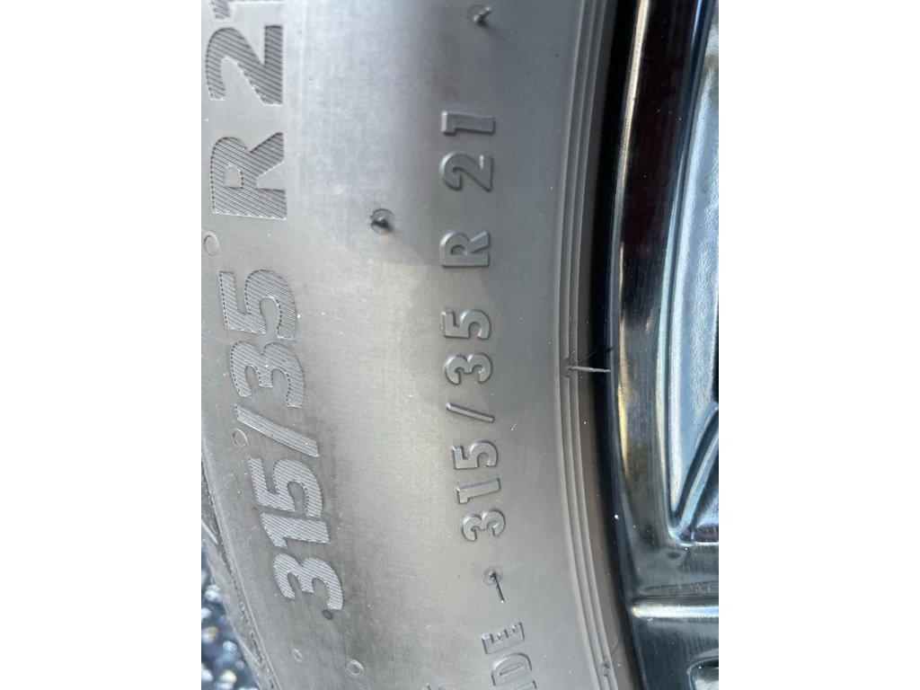 Used 2024 BMW X6 xDrive40i w/ Executive Package image 28