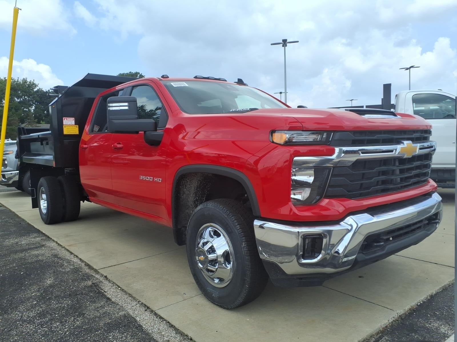 New 2026 Chevrolet Silverado 3500 LT w/ Convenience Package AWD/4WD image 3