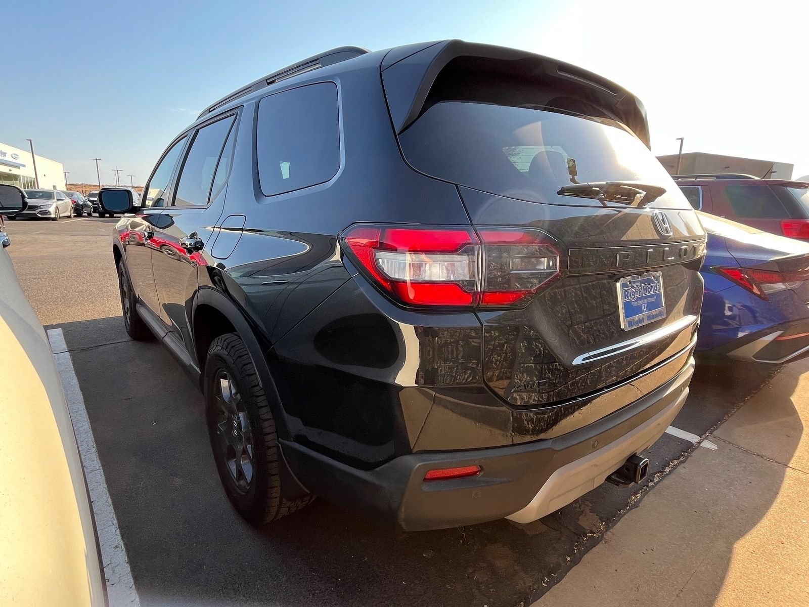 Used 2024 Honda Pilot TrailSport image 3
