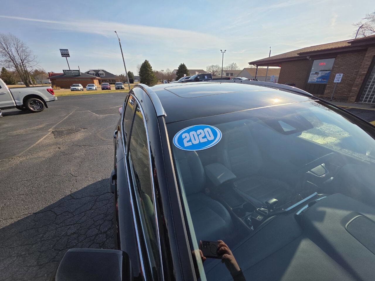 Used 2020 Honda CR-V Touring image 10