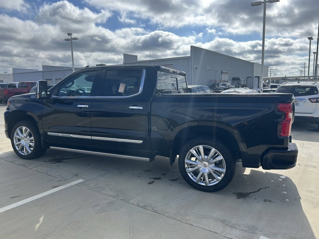 Used 2025 Chevrolet Silverado 1500 High Country w/ High Country Premium Package image 8