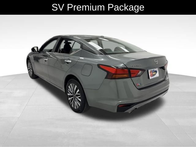 Used 2023 Nissan Altima 2.5 SV w/ SV Premium Package image 4