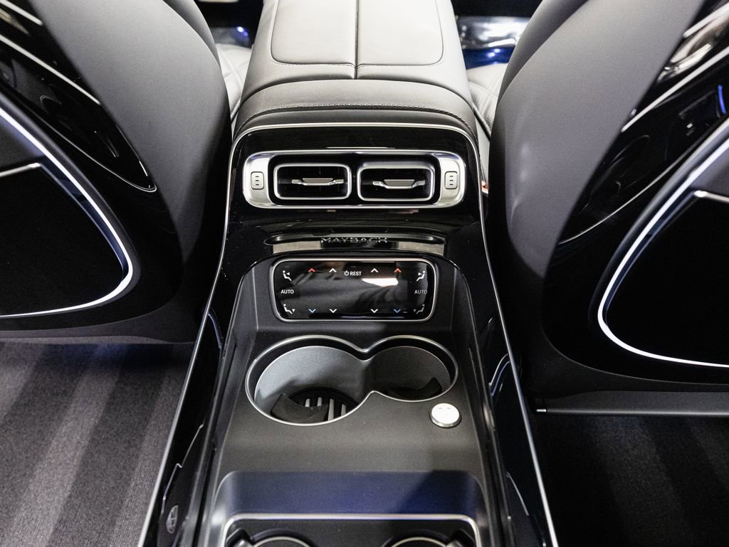 Certified 2024 Mercedes-Benz Maybach S 580 4MATIC image 32