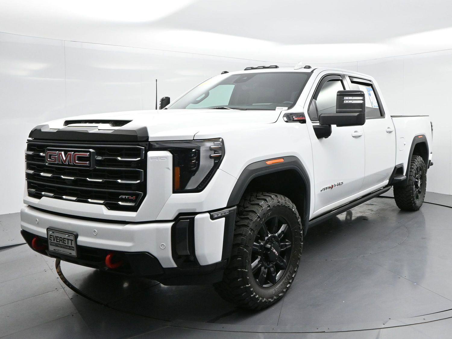 Used 2024 GMC Sierra 2500 AT4 w/ AT4 Premium Plus Package AWD/4WD image 3