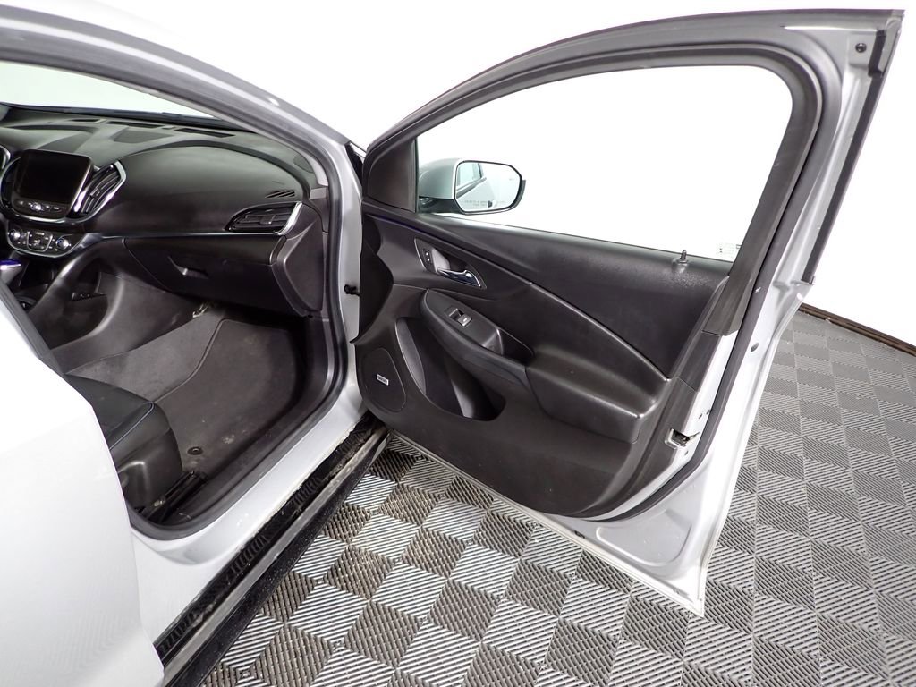 Used 2018 Chevrolet Volt Premier w/ Driver Confidence Package image 31