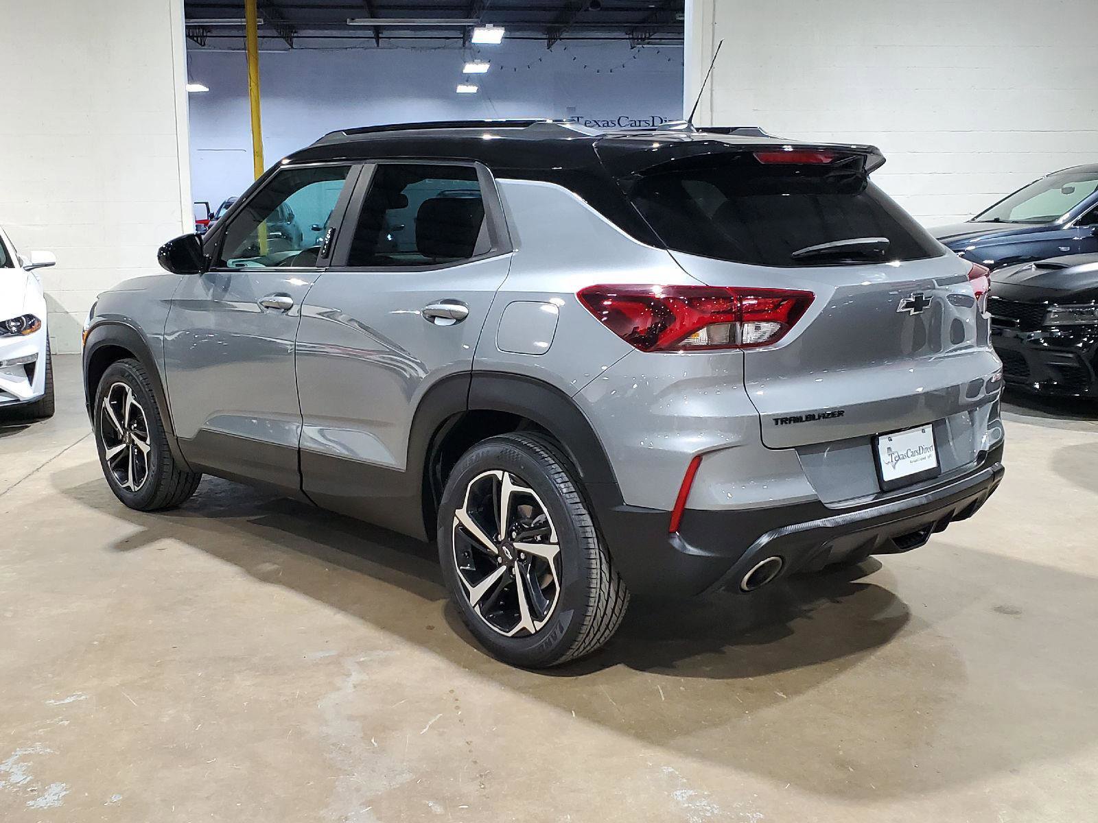 Used 2023 Chevrolet TrailBlazer RS w/ Sun and Liftgate Package image 12