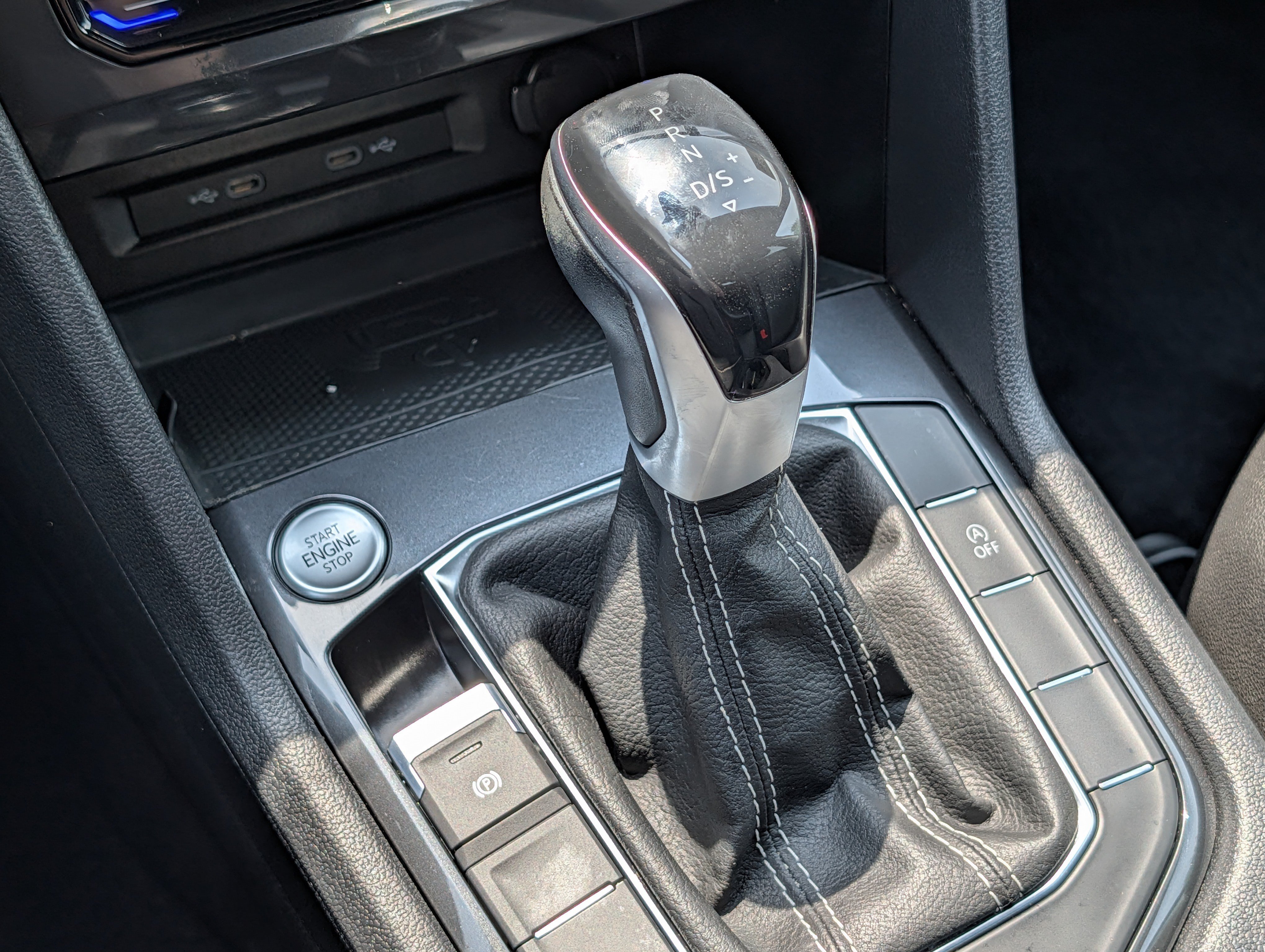 Used 2022 Volkswagen Tiguan SE AWD/4WD image 24